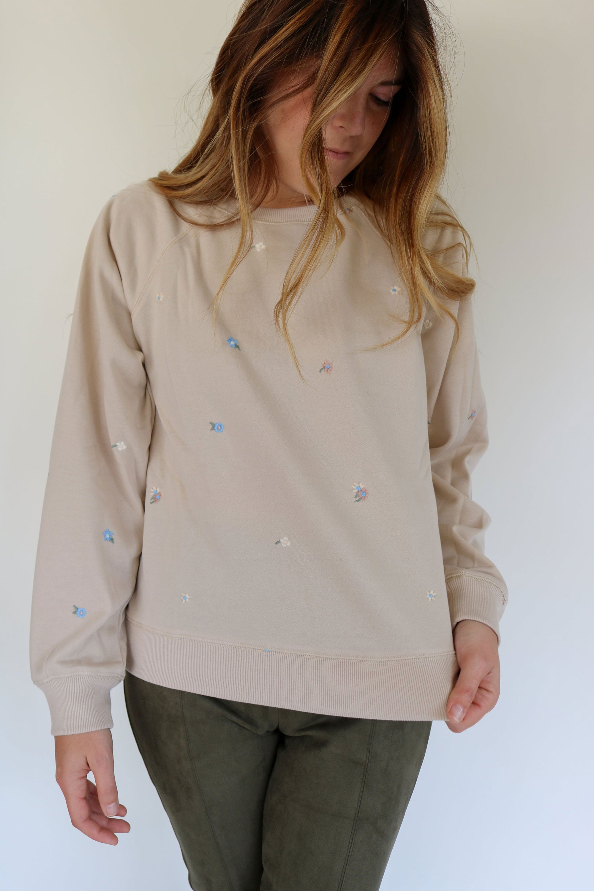 Floral Embroidered Sweatshirt in Taupe
